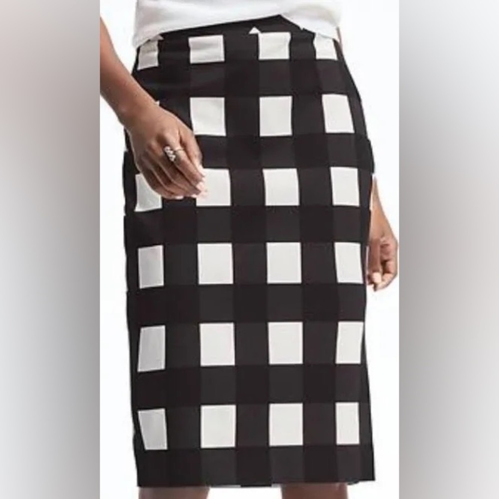 Banana Republic Black and White Gingham Pencil Skirt | NWT (2)